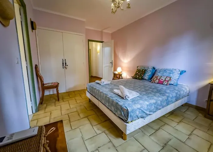 La Provencale * Roquebrune-sur Argens